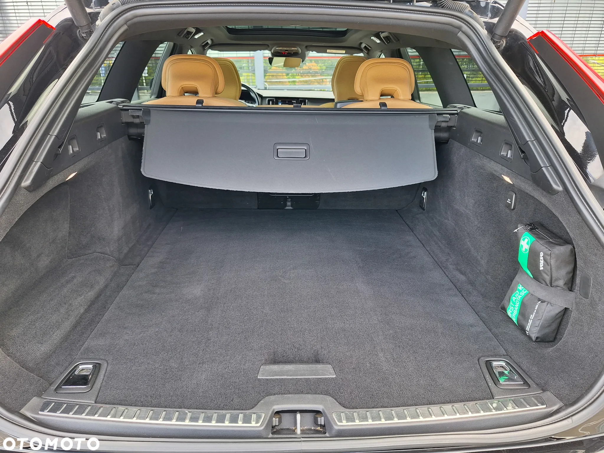 Volvo V90 D4 Momentum Pro - 14