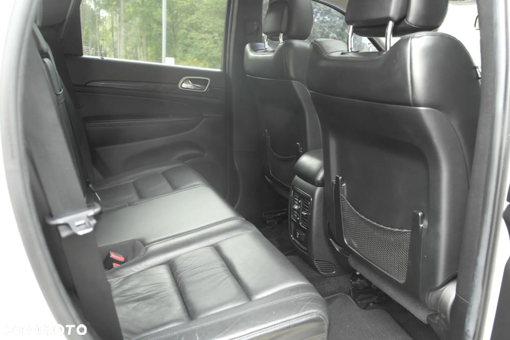 Jeep Grand Cherokee - 22
