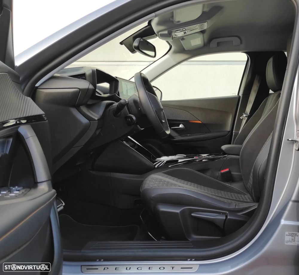 Peugeot e-2008 Allure - 21