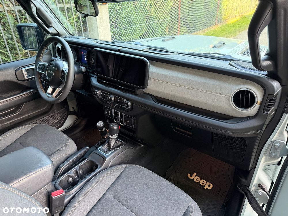 Jeep Wrangler - 26