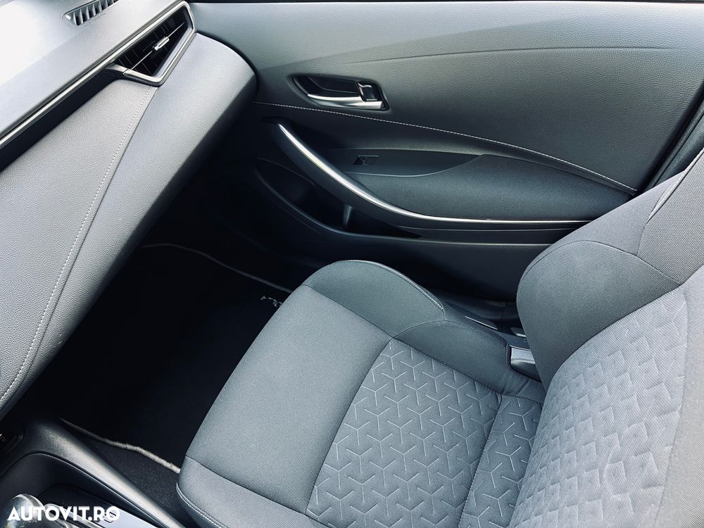 Toyota Corolla 1.8 Business Edition - 12