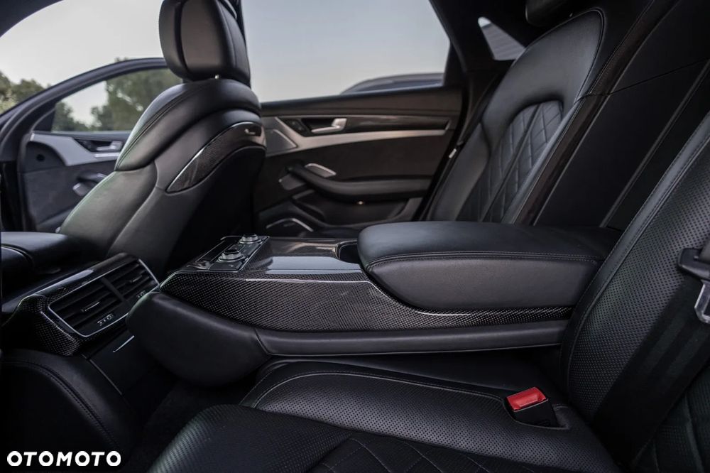Audi S8 - 13
