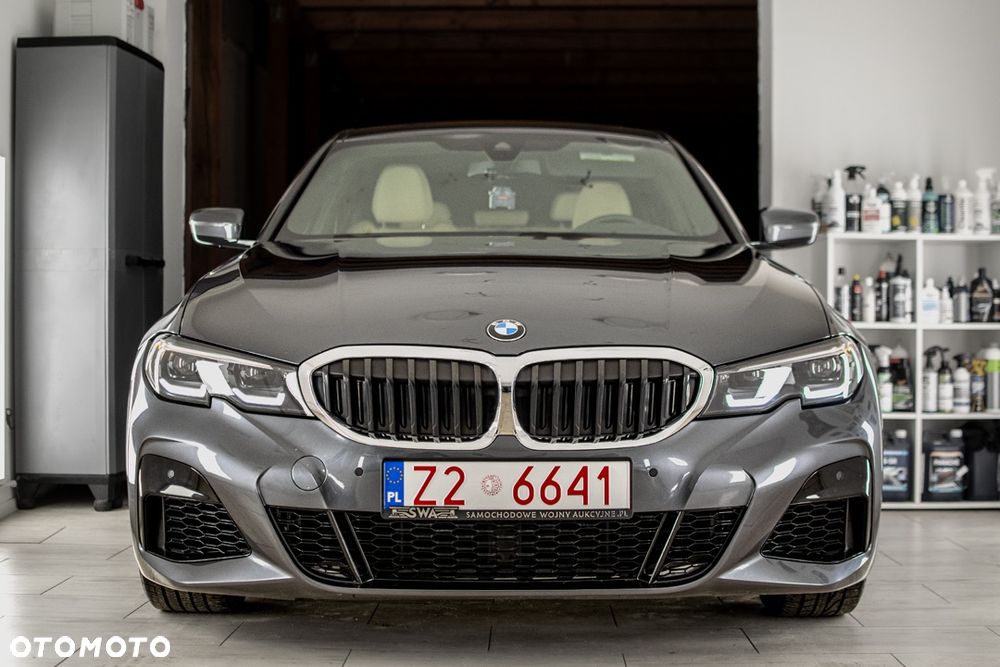 BMW Seria 3 330i xDrive - 2