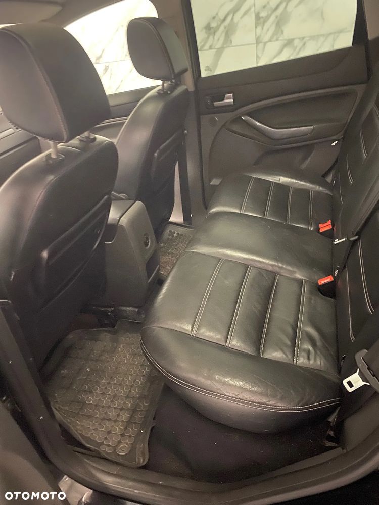 Ford Kuga - 3