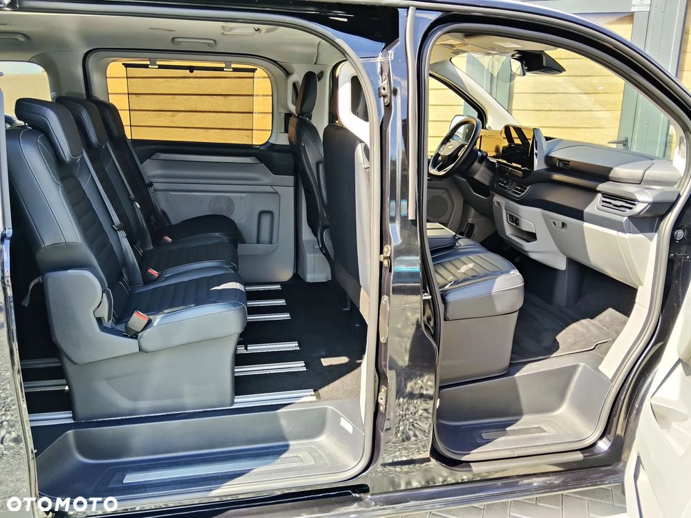 Ford Tourneo Custom 320 L1H1 VA Autm Titanium - 27