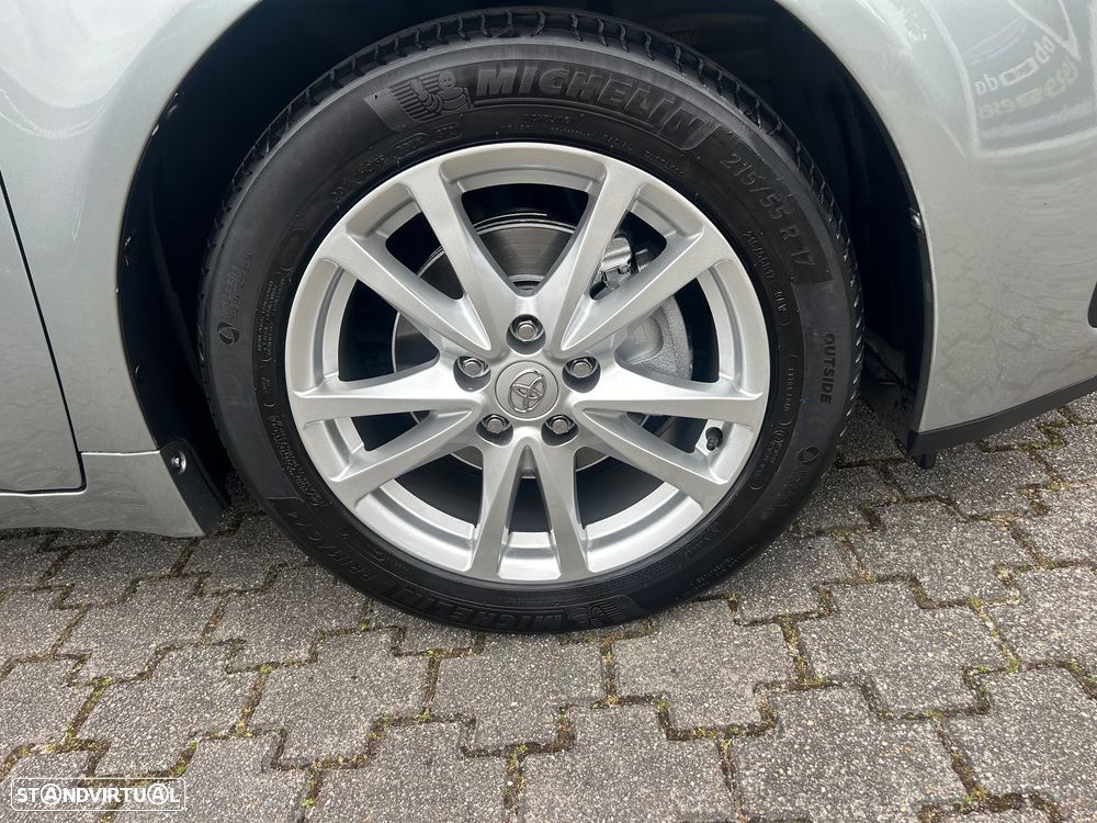 Toyota Avensis Touring Sports - 7