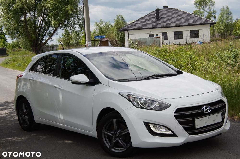 Hyundai i30 blue 1.6 GDI Passion - 16