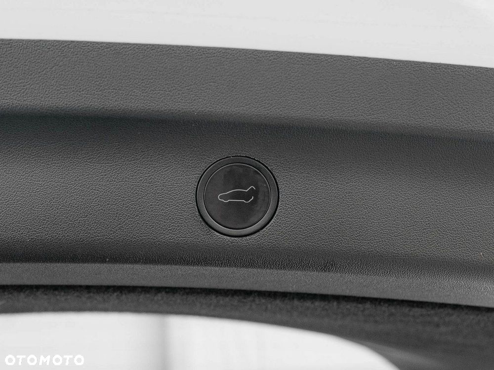 Tesla Model Y Long Range RWD - 26