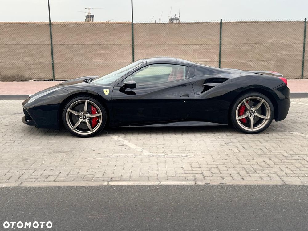 Ferrari 488 - 10