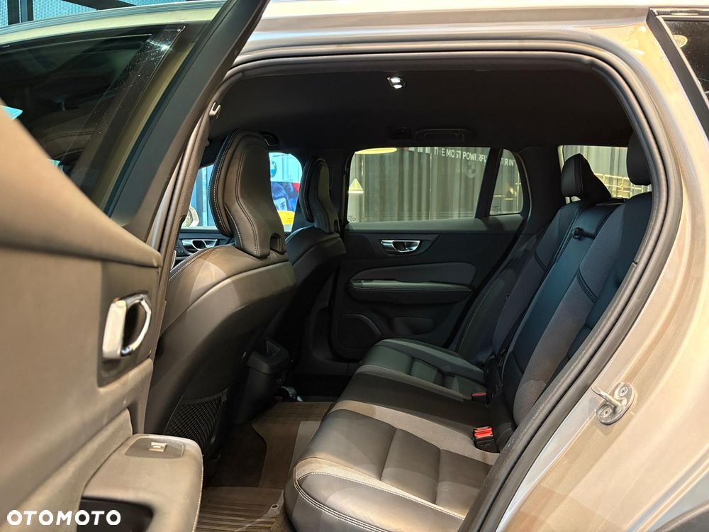 Volvo V60 B5 B AWD Plus Bright - 25