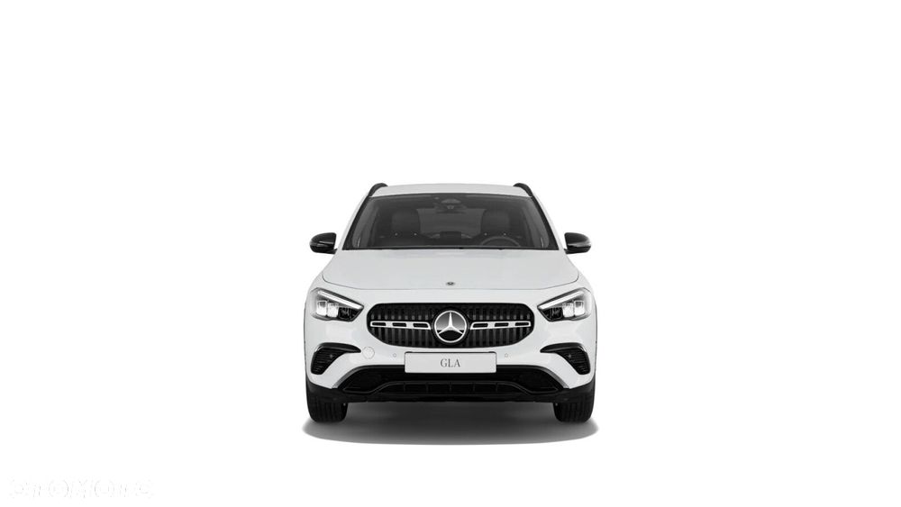 Mercedes-Benz GLA - 23