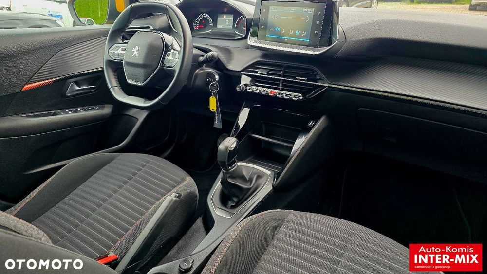 Peugeot 208 - 40