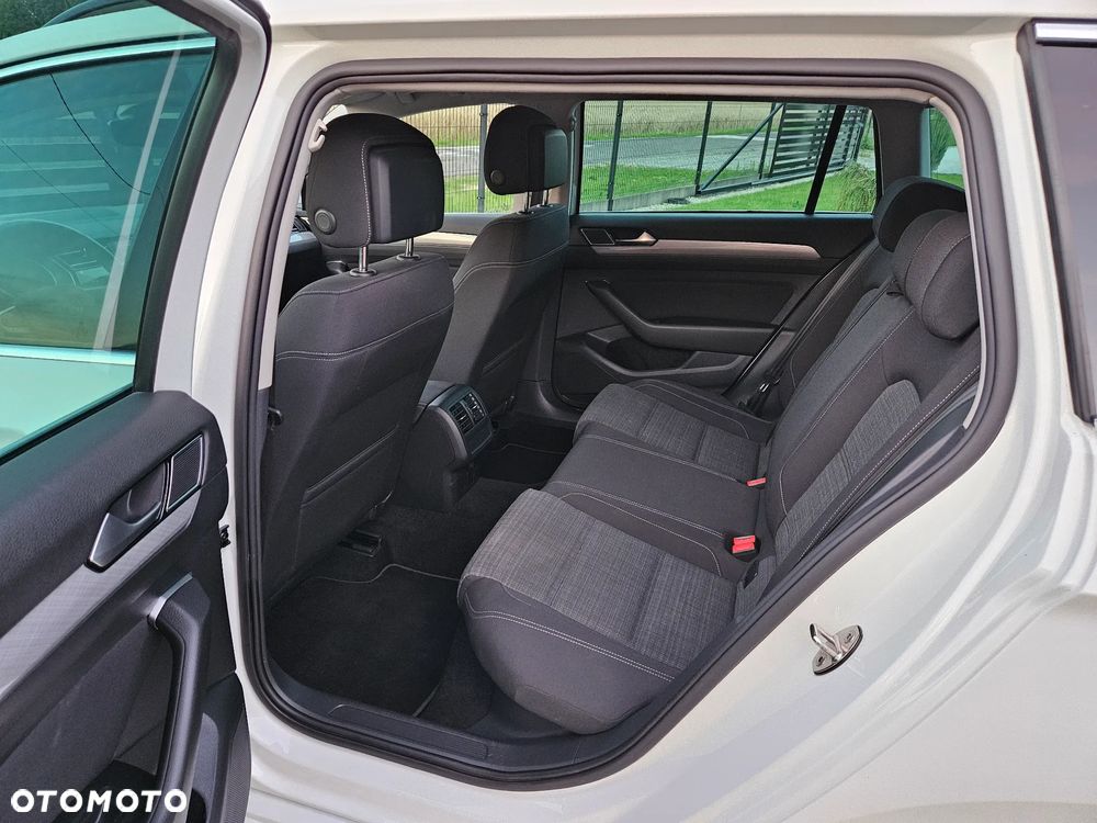 Volkswagen Passat 1.5 TSI EVO Business - 14