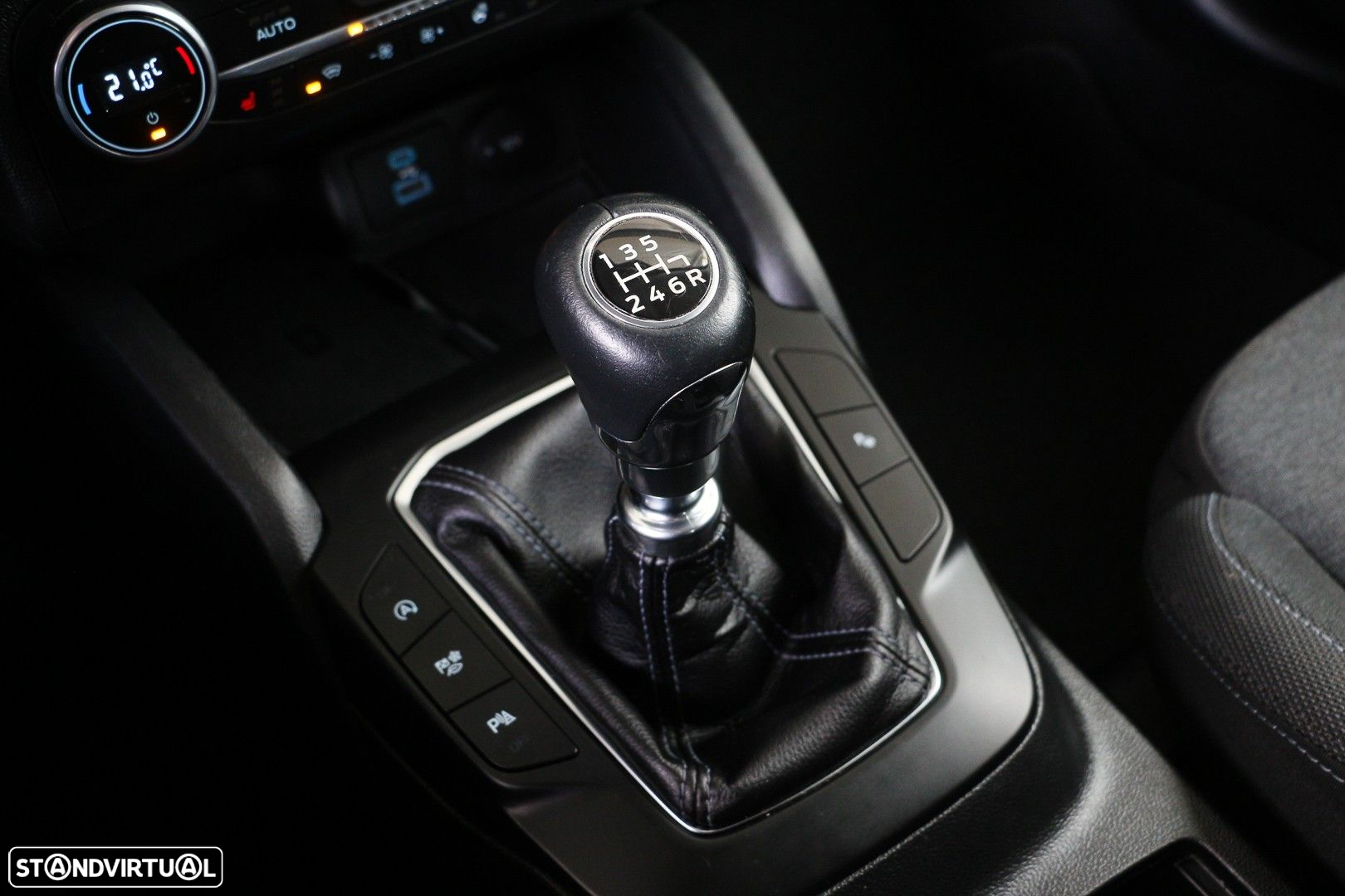 Ford Focus 1.0 EcoBoost MHEV Active - 34