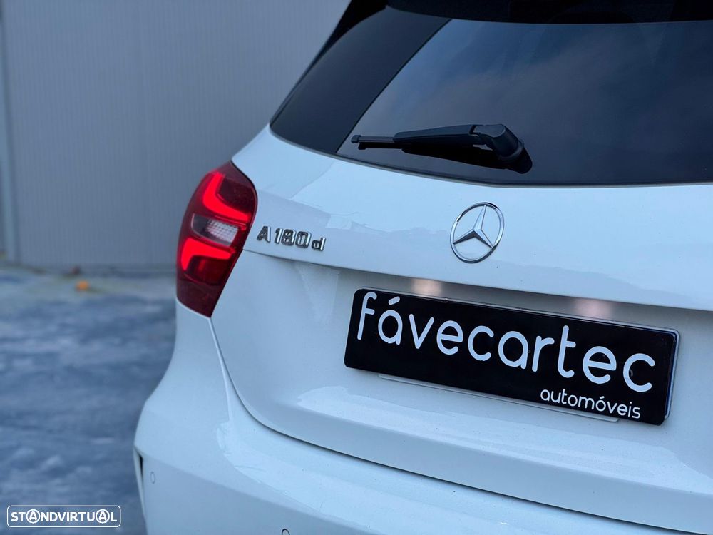 Mercedes-Benz A 180 d AMG Line Aut. - 32