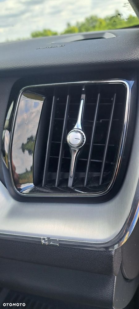 Volvo XC 60 T5 AWD Momentum - 16