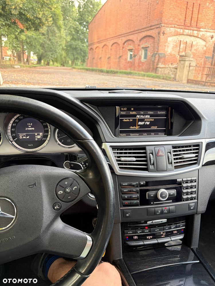 Mercedes-Benz Klasa E 350 CDI DPF BlueEFFICIENCY 7G-TRONIC Avantgarde - 19
