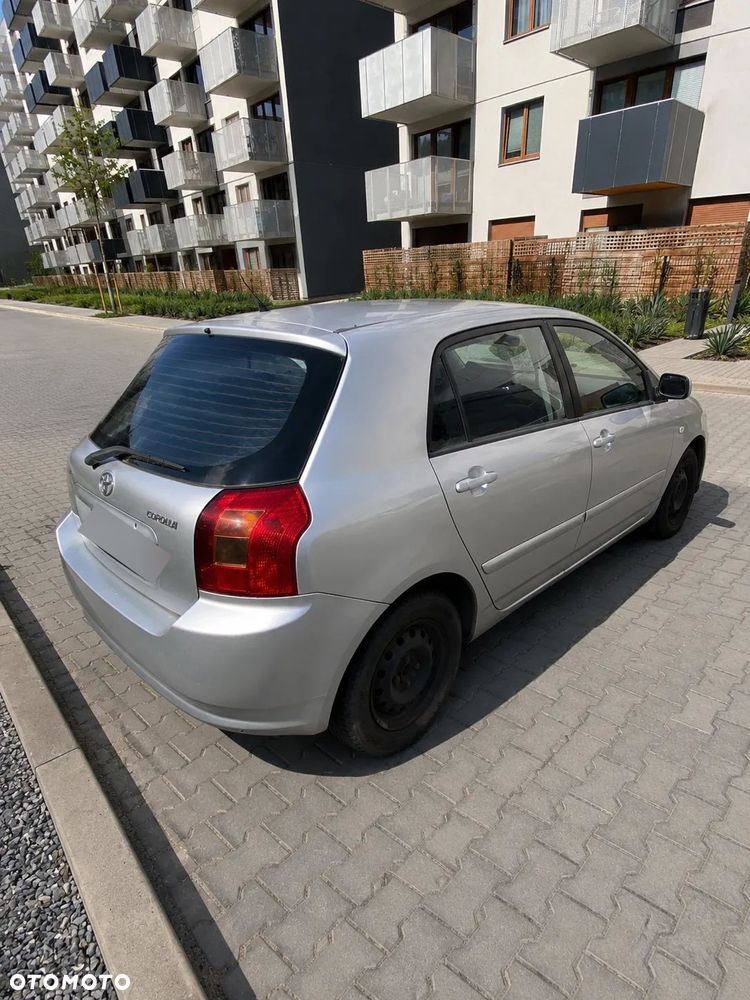 Toyota Corolla - 4