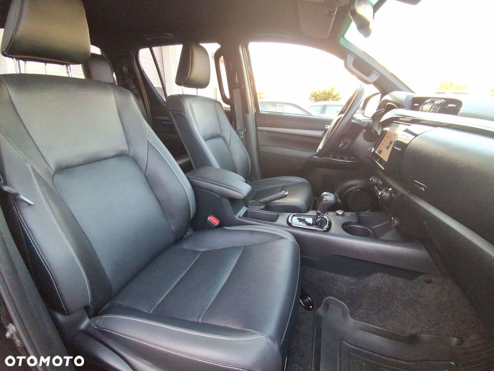 Toyota Hilux 2.8 D-4D mHEV Double Cab Invincible 4x4 - 11