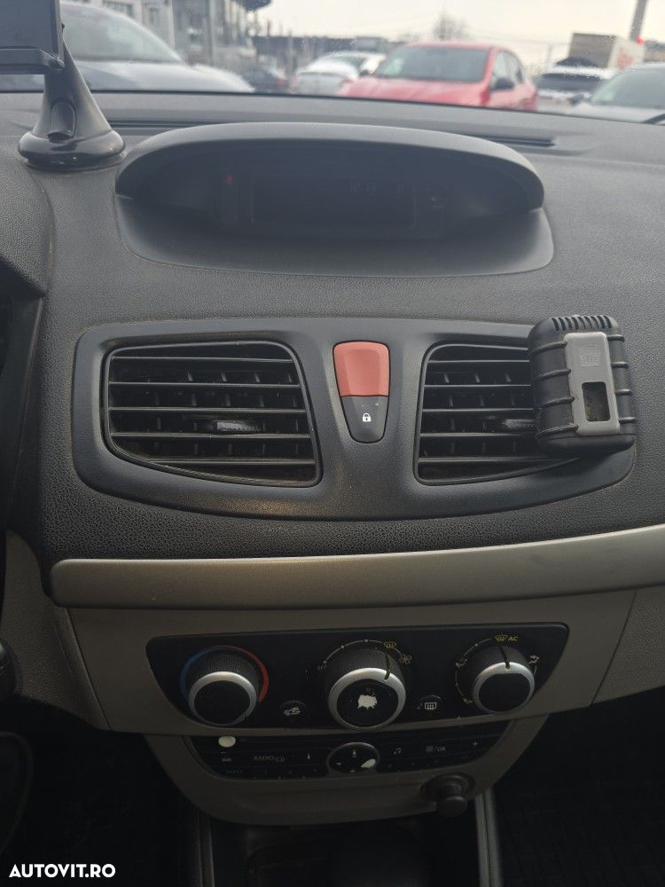 Renault Fluence 1.6 16V Authentique - 5