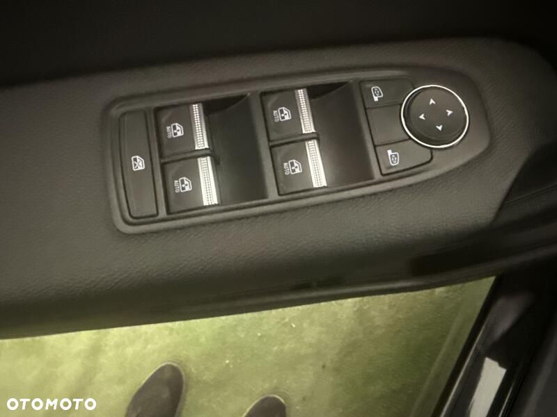 Renault Captur 1.6 E-TECH Full Hybrid 145 Techno - 12