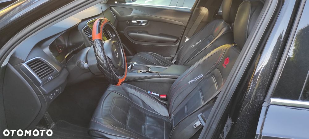 Volvo XC 90 - 9