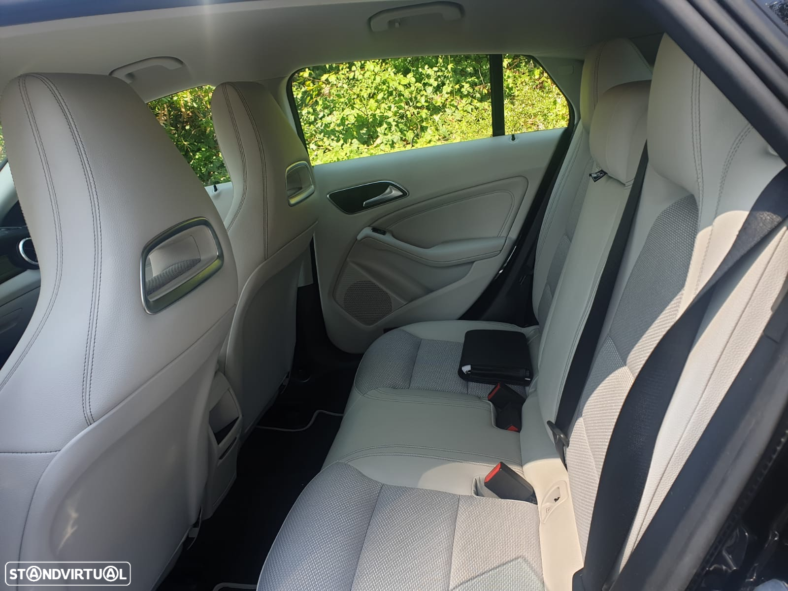Mercedes-Benz CLA 200 d Shooting Brake Urban Aut. - 19