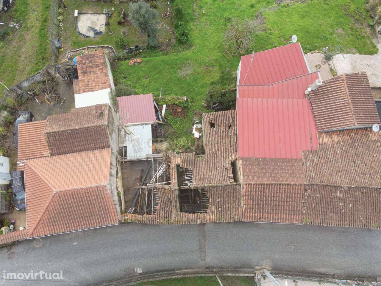 Ruína - C/ terreno - Grande imagem: 3/3