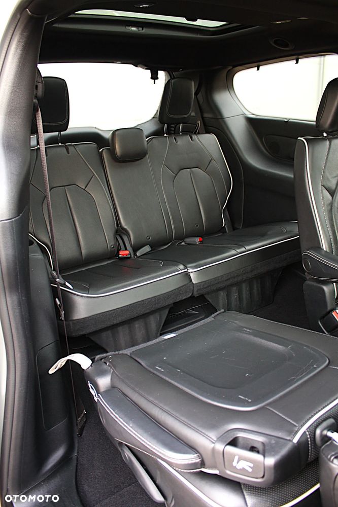 Chrysler Pacifica - 22