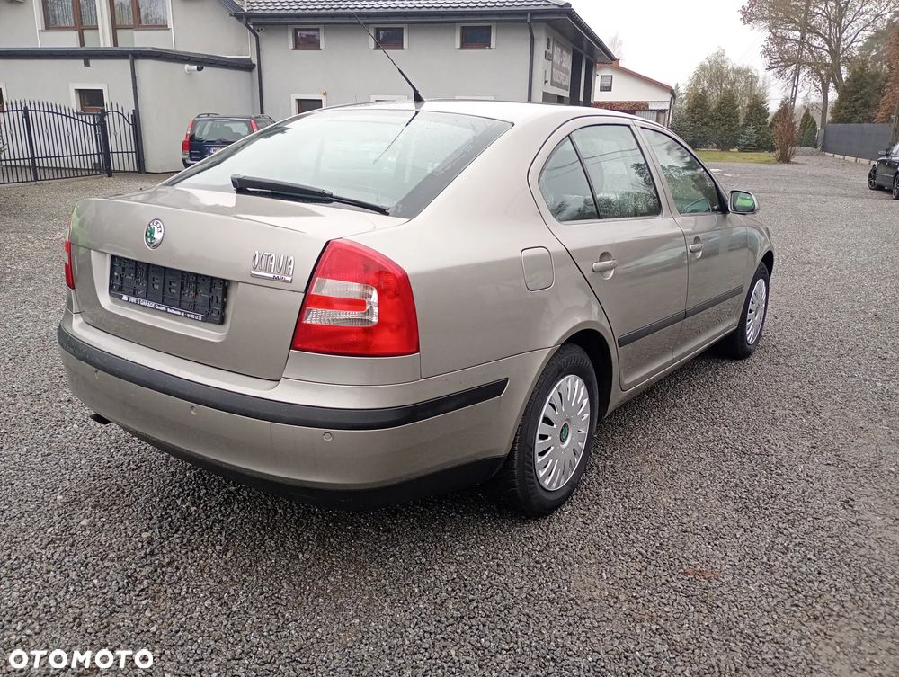 Skoda Octavia 1.6 Style - 10