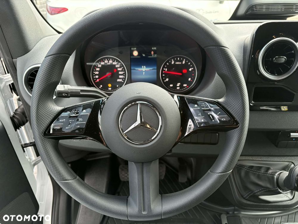Mercedes-Benz Sprinter - 8