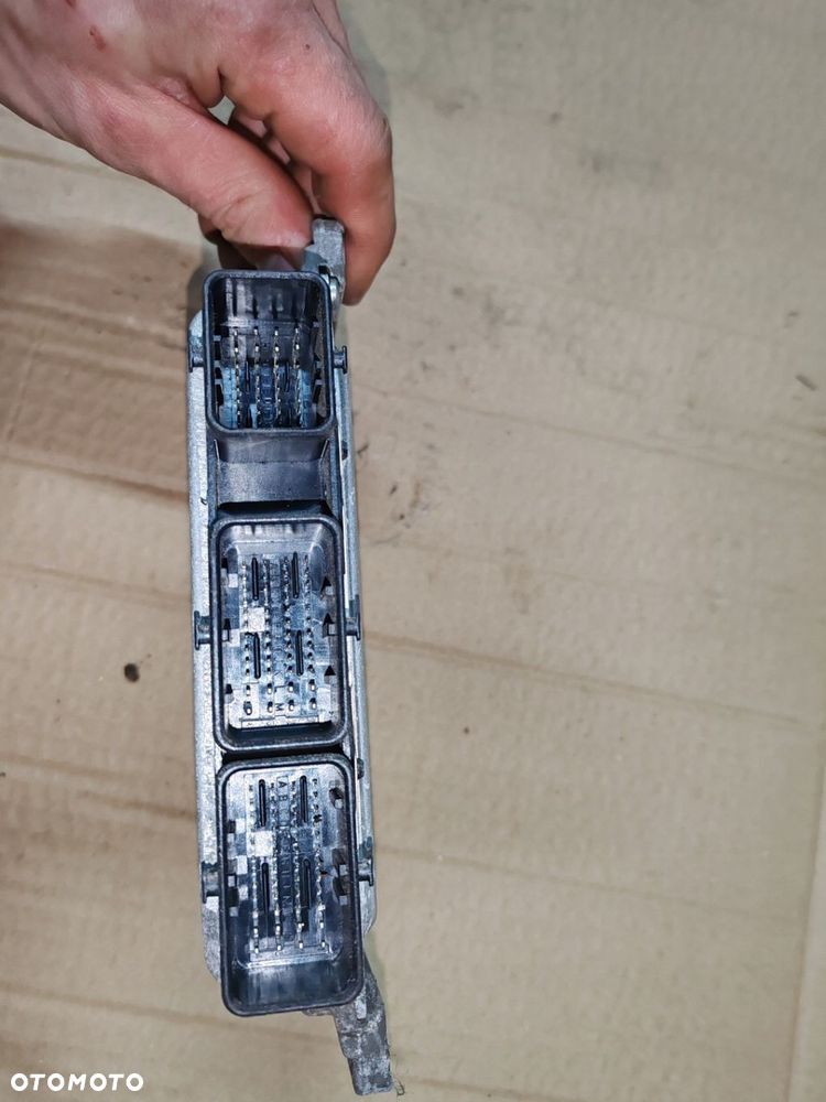 Komputer sterownik silnika 1.6 237101830r DACIA DUSTER I 10-13 - 2