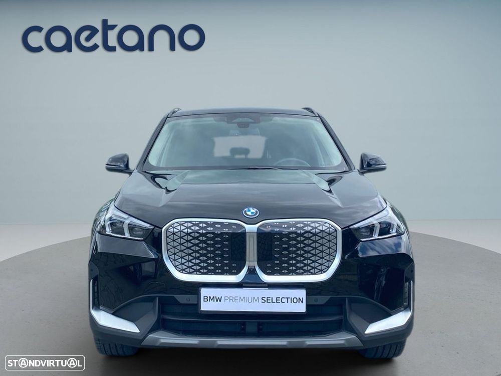 BMW iX1 eDrive20 - 23