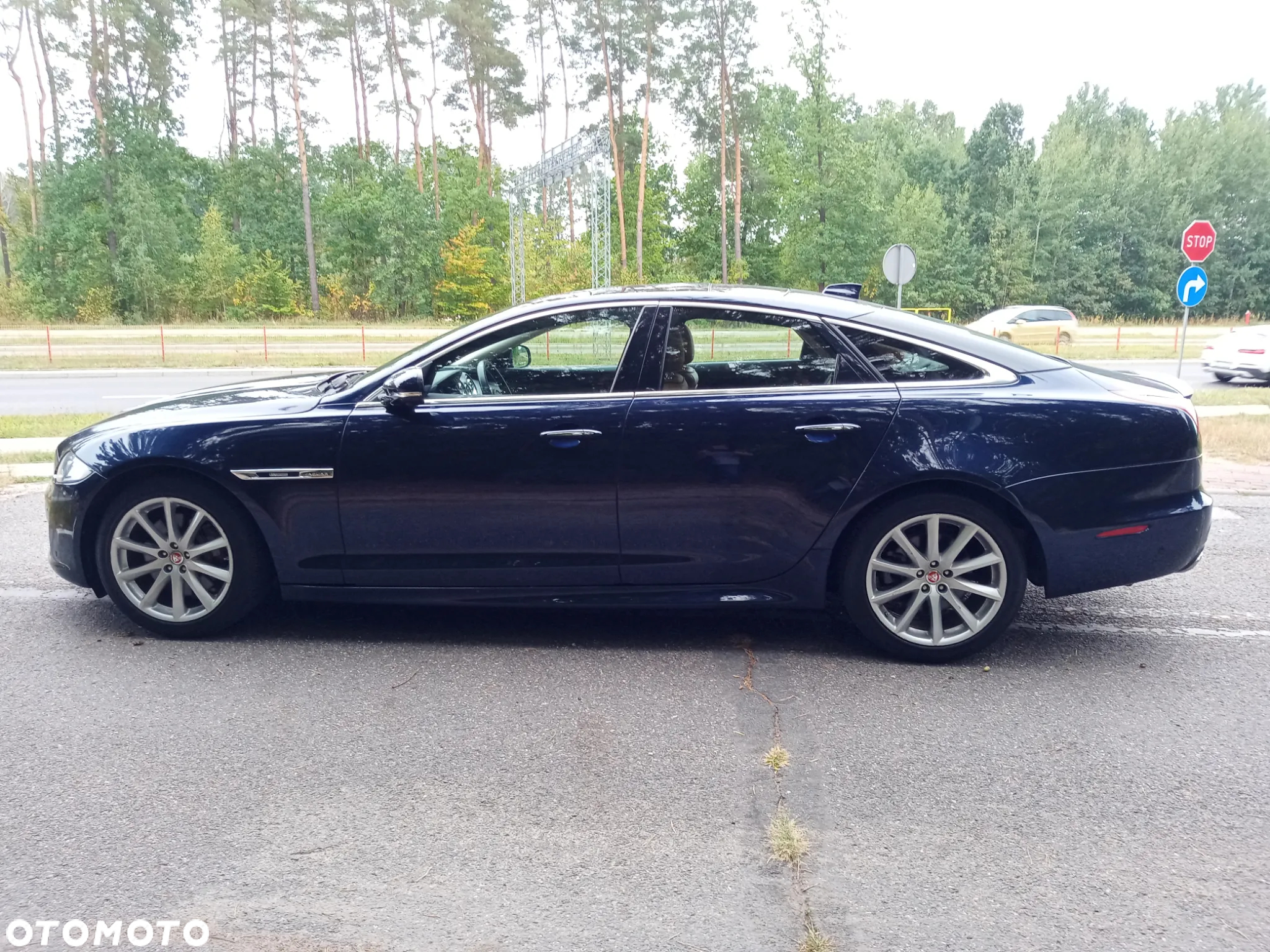 Jaguar XJ 3.0 T AWD R-Sport - 27
