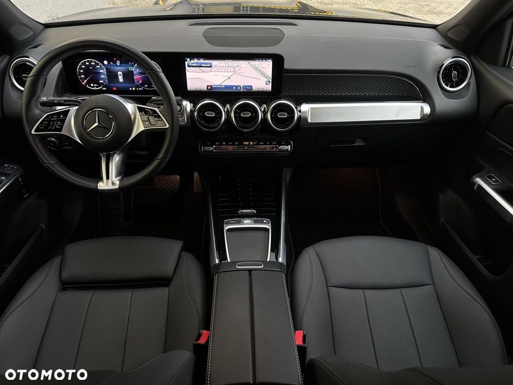 Mercedes-Benz GLB - 16