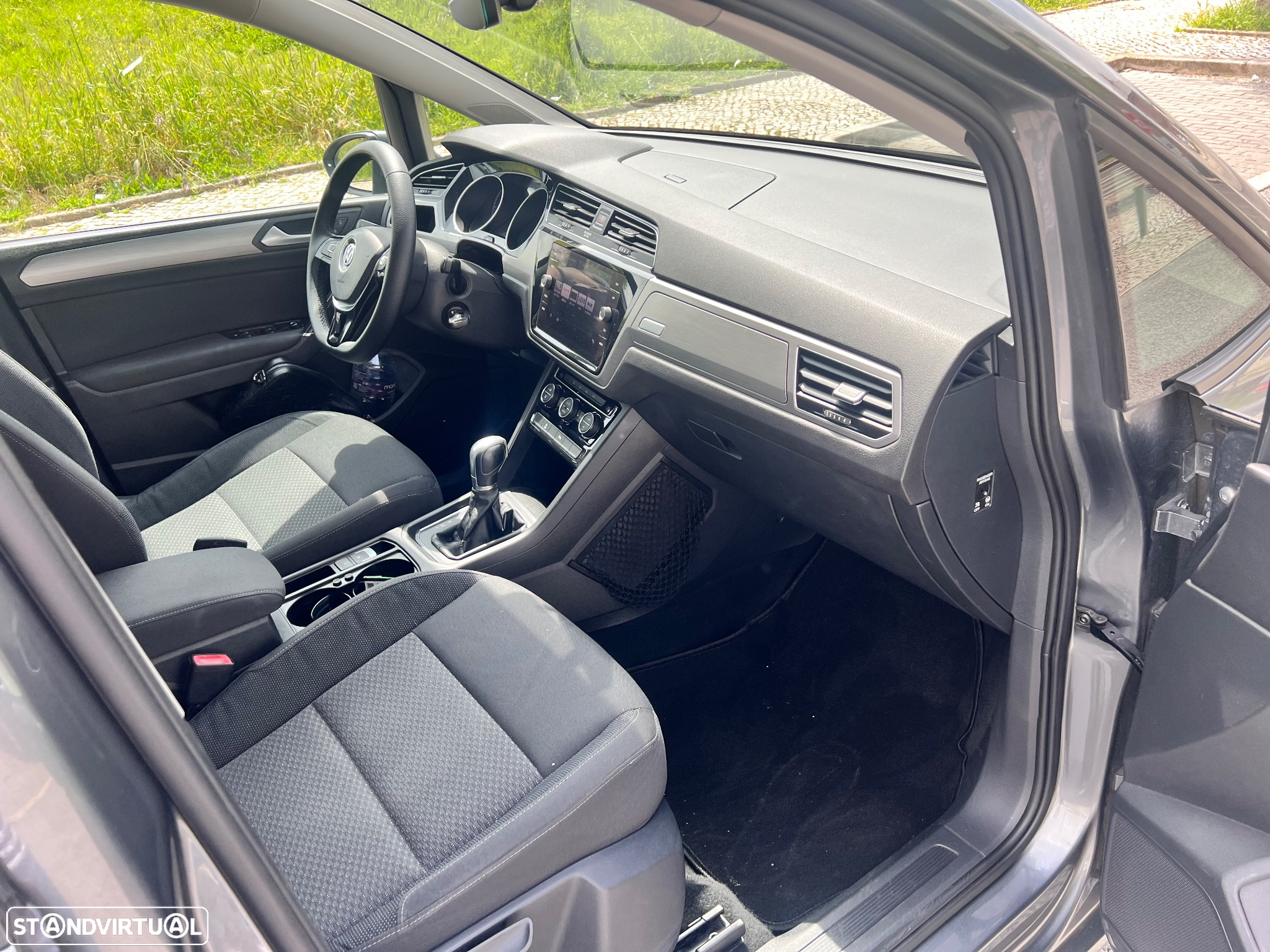 VW Touran 1.6 TDI Highline DSG - 12