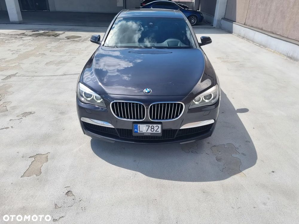 BMW Seria 7 750i xDrive - 8