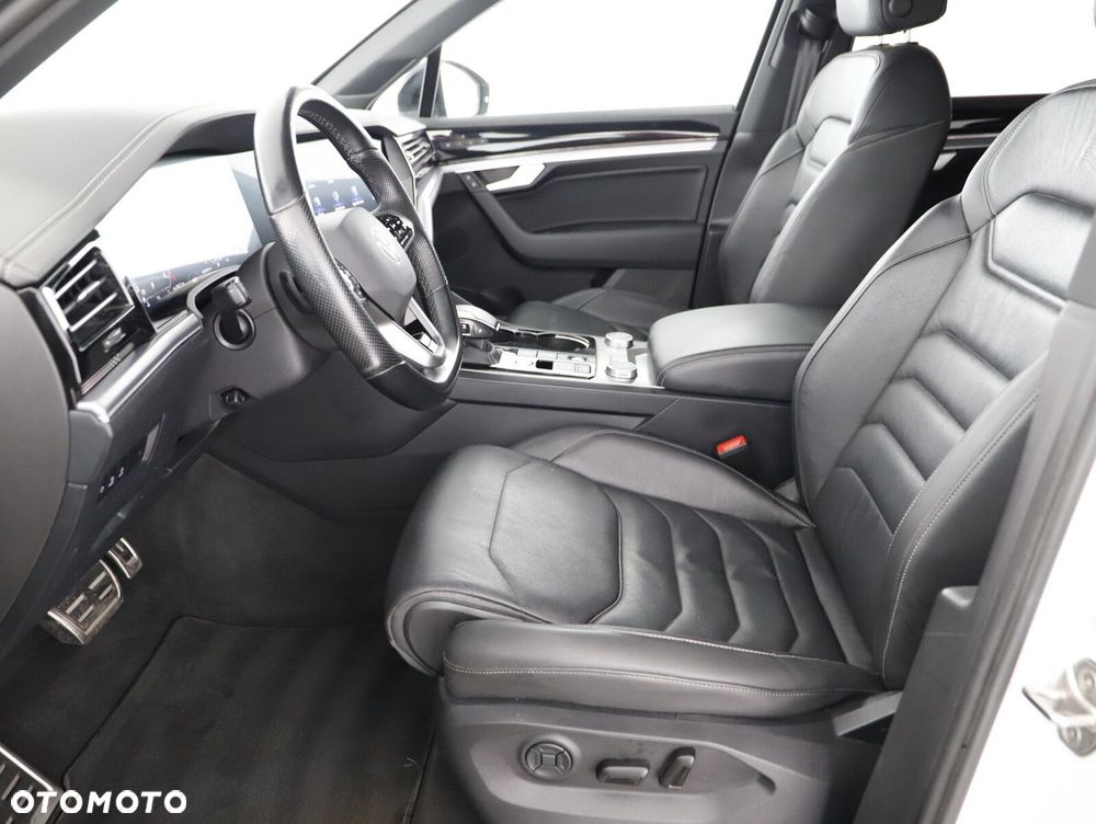 Volkswagen Touareg 3.0 V6 TDI SCR 4Mot R-Line - 11