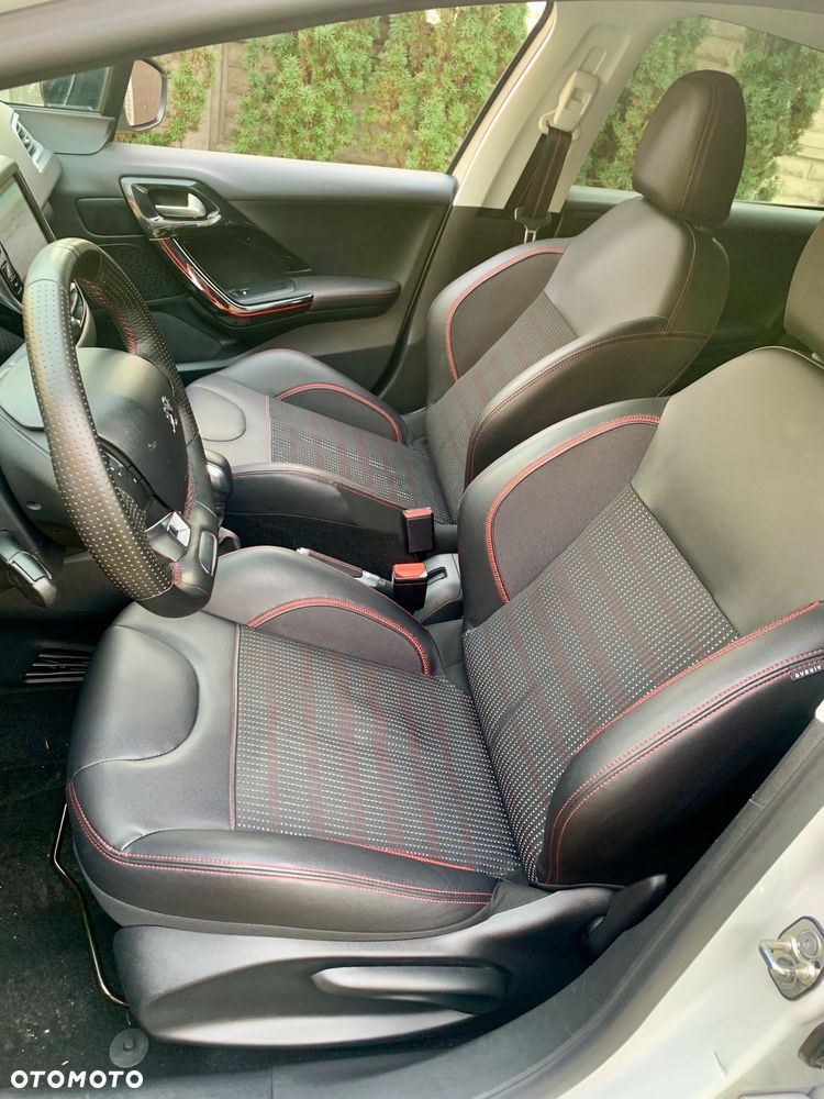 Peugeot 208 PureTech 110 Stop & Start Allure - 9