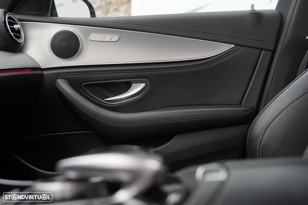 Mercedes-Benz E 220 d AMG Line - 32