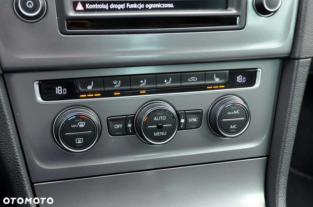 Volkswagen Golf - 33