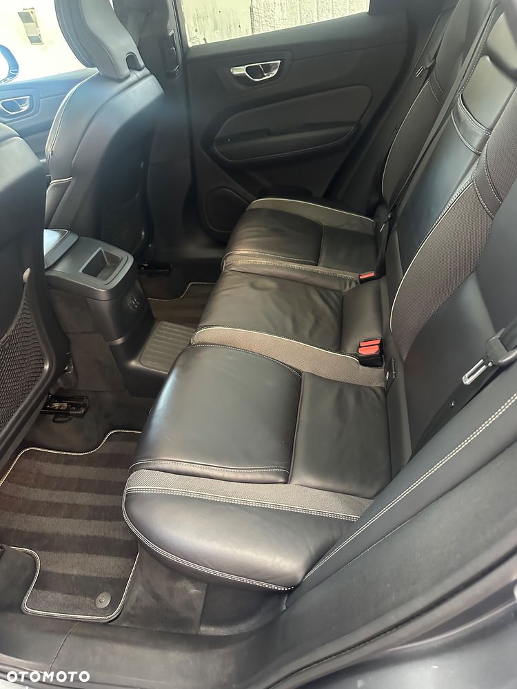 Volvo XC 60 T8 Twin Engine AWD Geartronic RDesign - 37