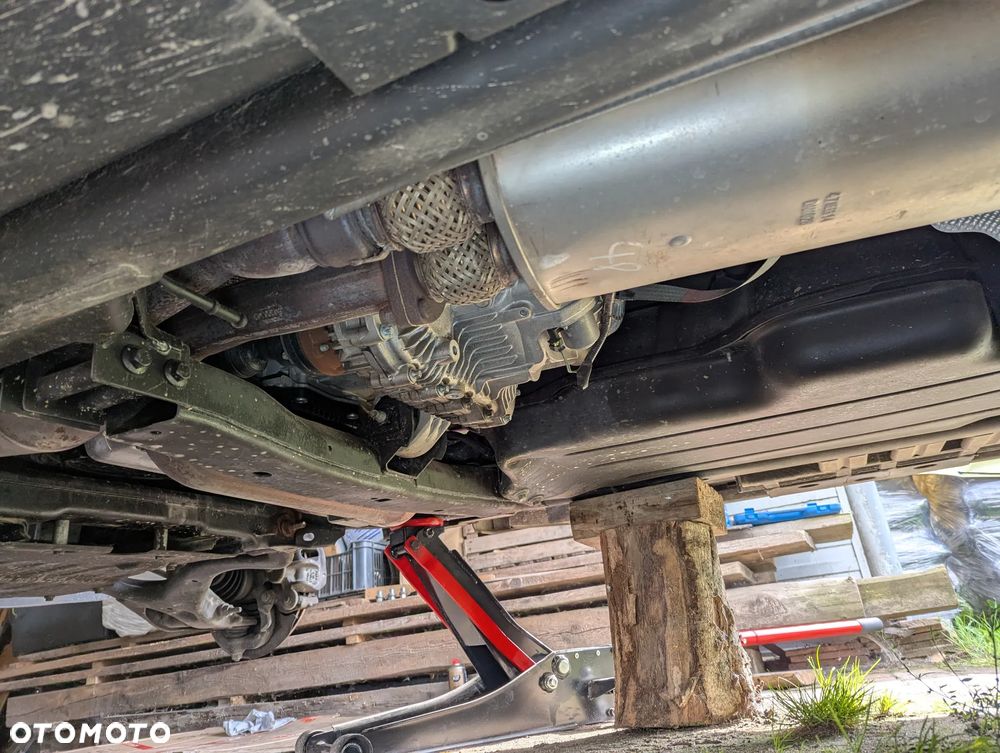 Land Rover Discovery IV 3.0 V6 SC HSE - 31