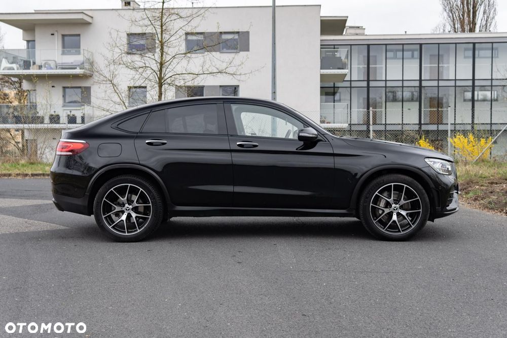 Mercedes-Benz GLC 300 4Matic 9G-TRONIC AMG Line - 9
