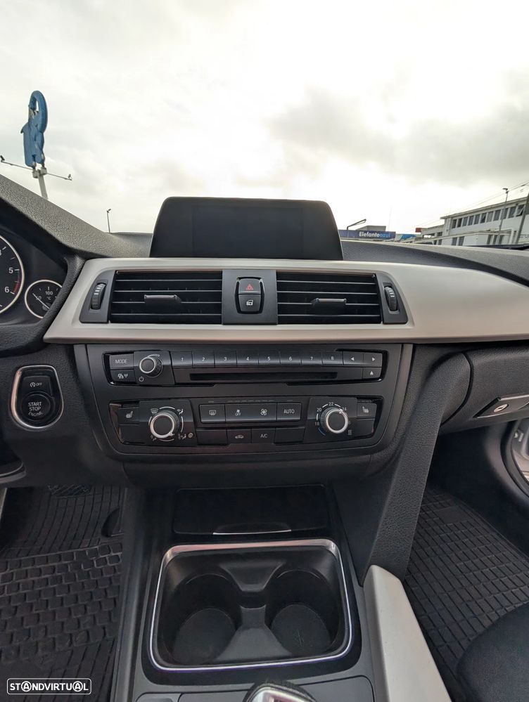 BMW 318 d Aut. - 21