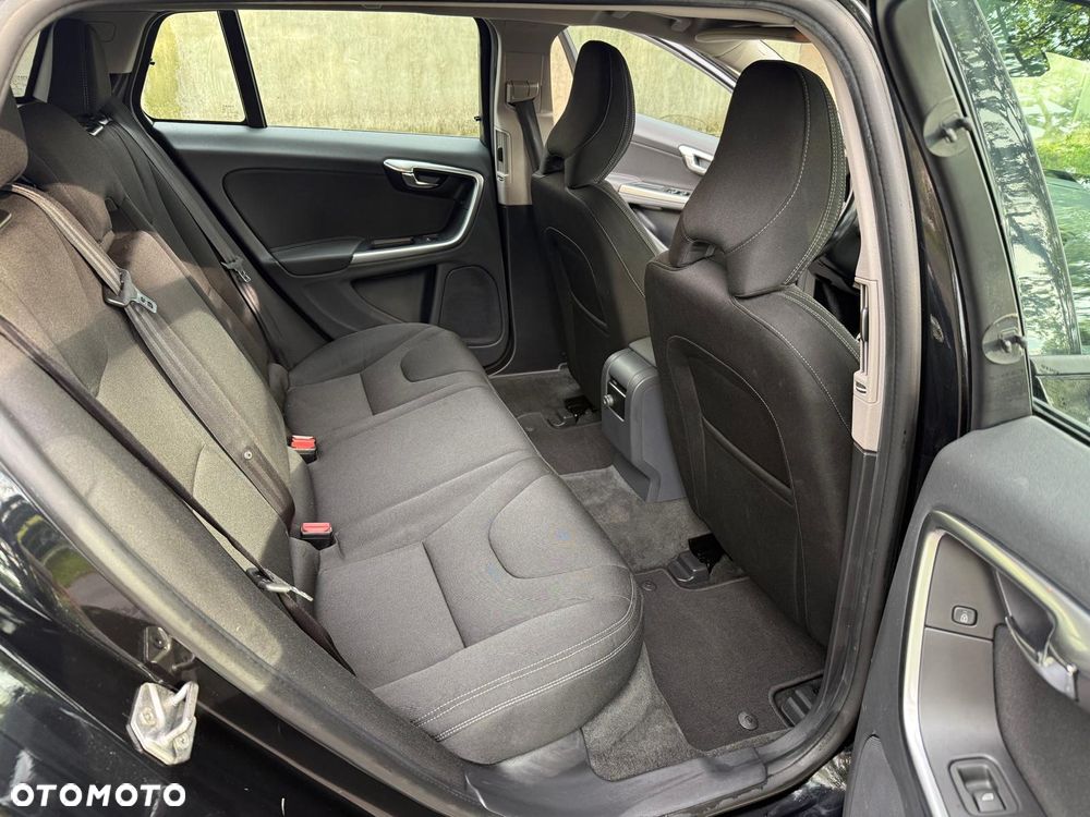 Volvo V60 D4 Geartronic Edition - 12