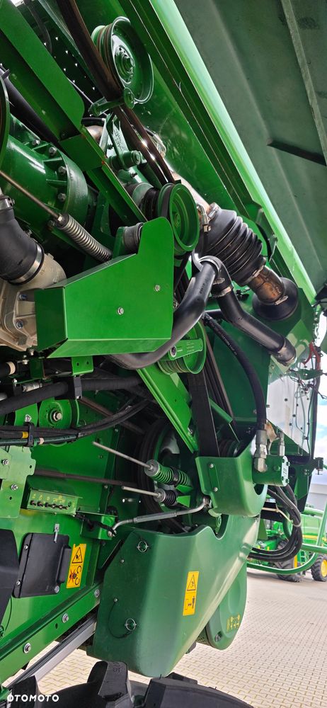 John Deere S770 - 13