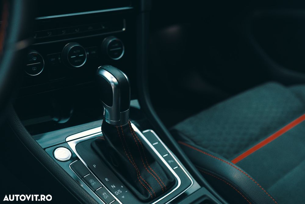 Volkswagen Golf 2.0 TSI DSG GTI Performance - 10