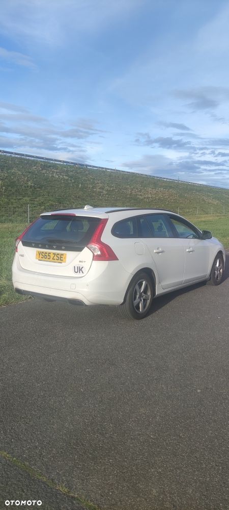 Volvo V60 2015 photo 2
