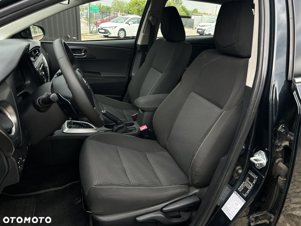 Toyota Auris - 13